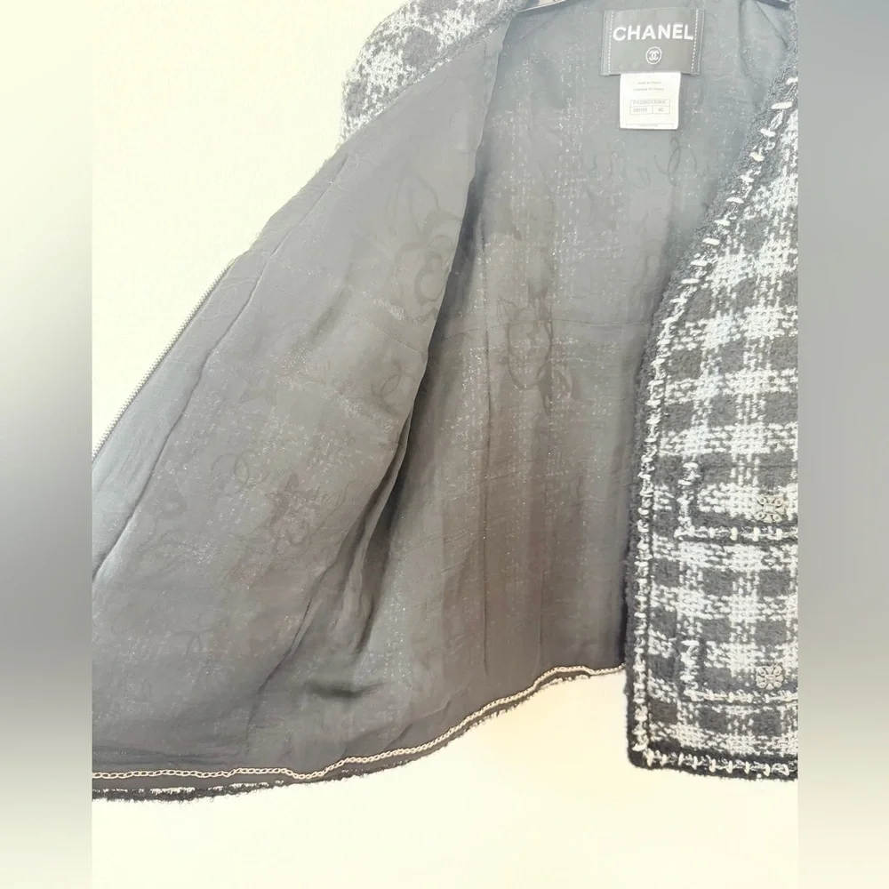 Chanel Black Silver Jacket & Skirt set CC Gripoix buttons Wool blend Vintage 40